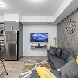 Exquisite 2 Bedroom Apt, Mins To The Falls. Apartment Niagara Falls