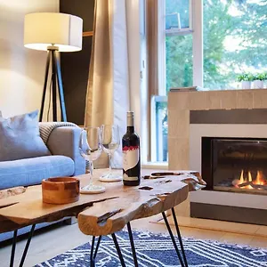 Newly Renovated In Out W Pool 2 Hot Tubs Apartment Whistler