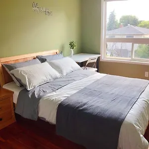  Séjour chez l'habitant Nice With Private Bath In Mid Town Canada